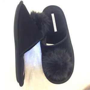 Victoria’s Secret slippers med. 7/8